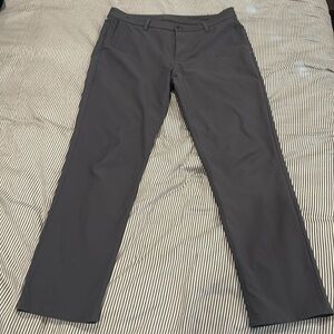 Vuori Cascade Tech Chino Pant. Size 32 in the waist and 30 in the length.